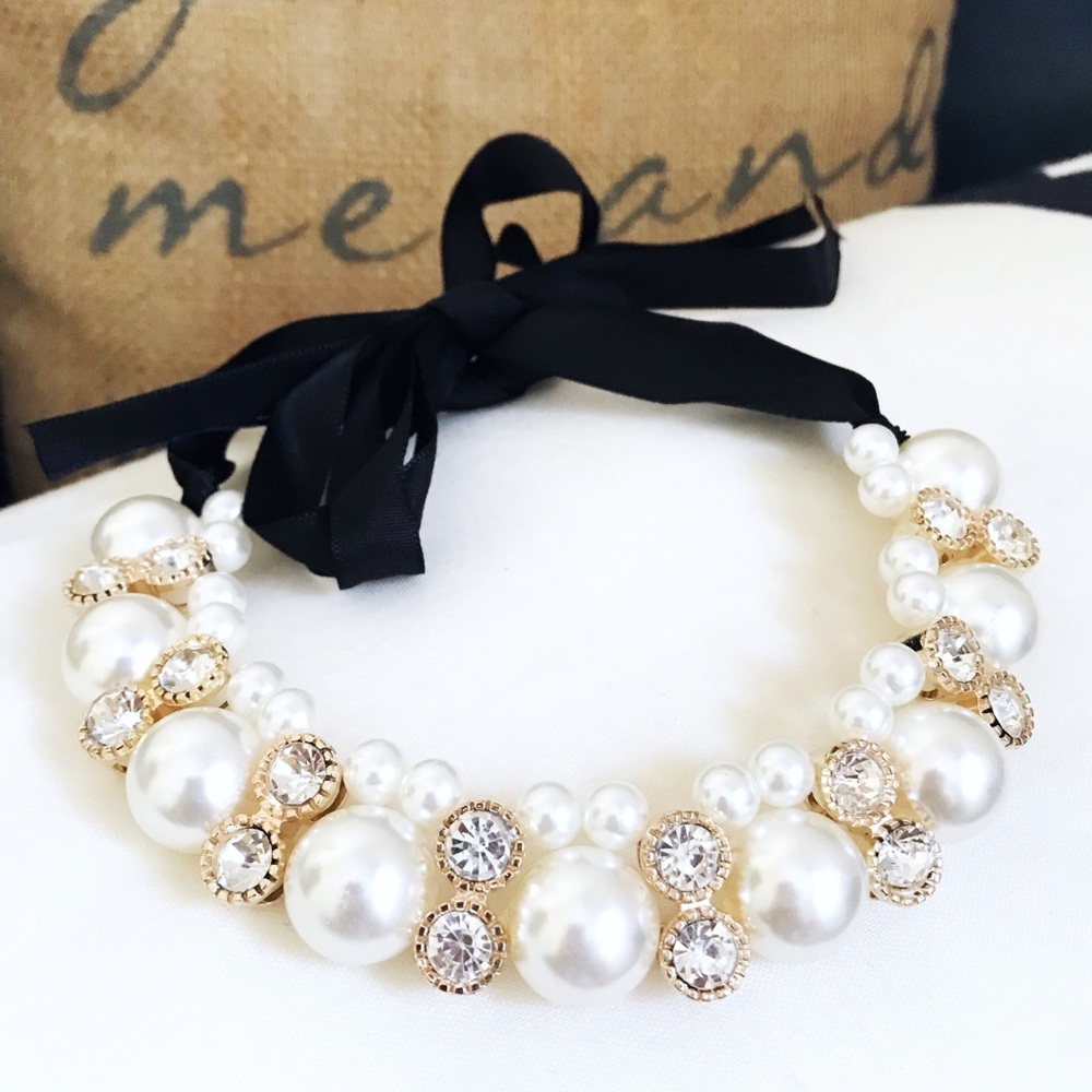 🎀 NEW • Pearl & Crystal Statement Necklace - Picture 2 of 8